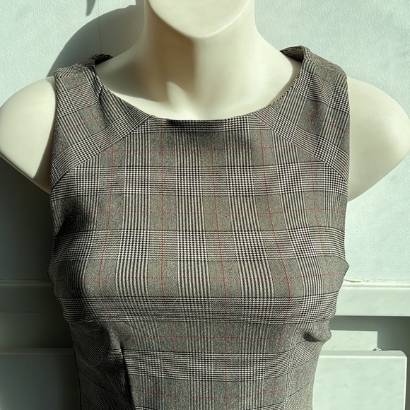 RW& Co checkered sleeveless sheath dress. - Picture 2 of 6